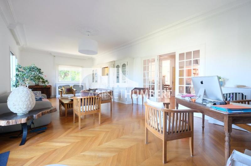 Maison - 275 m² - 8 pièces