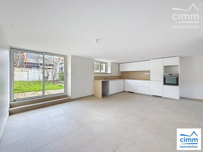 Maison - 98 m² - 5 pièces