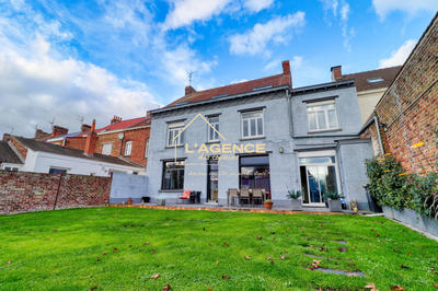 Maison - 228 m² - 7 pièces