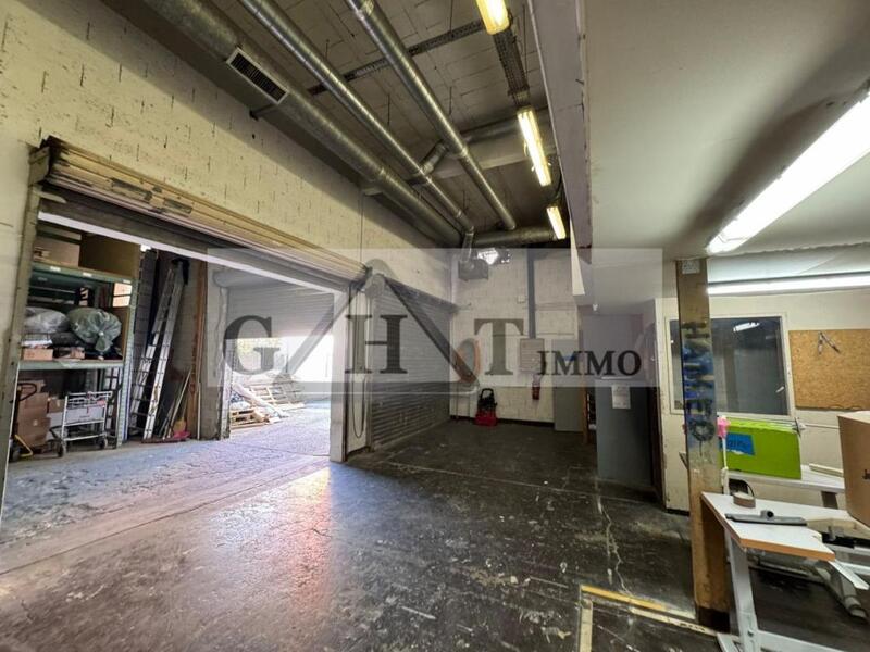 Entrepôt - 740 m²