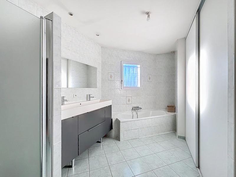 Maison - 144 m² - 5 pièces