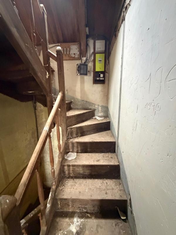 Maison - 330 m² - 5 pièces