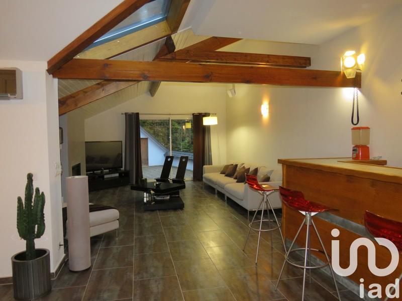 Loft - 201 m² - 9 pièces