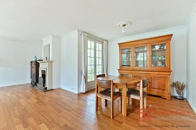 Maison - 176 m² - 7 pièces