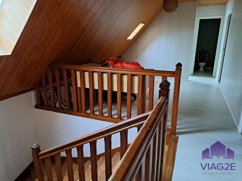 Maison traditionnelle - 170 m² - 8 pièces