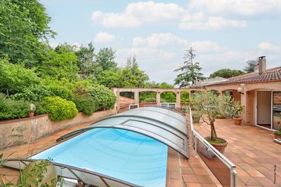 Maison - 328 m² - 9 pièces