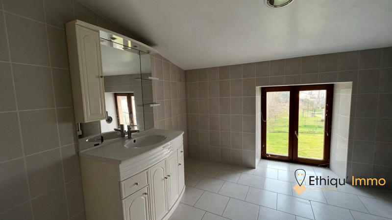 Maison - 500 m² - 6 pièces