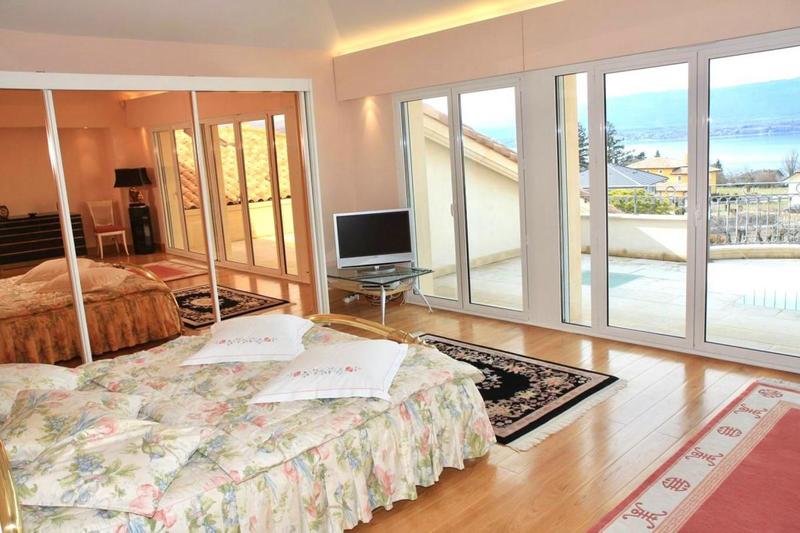 Maison - 750 m² - 15 pièces