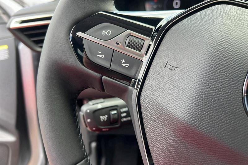 Peugeot 208 1.2 100 Allure Plus