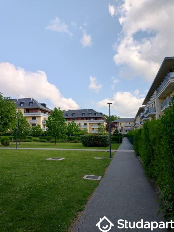 Chambre - 9 m² - 1 pièce