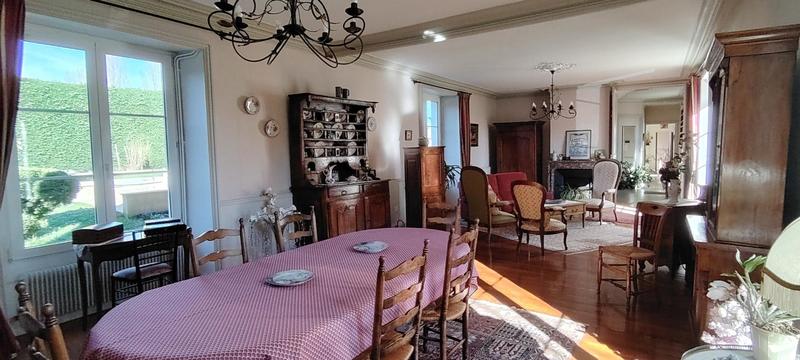 Maison de maîtres - 350 m² - 8 pièces