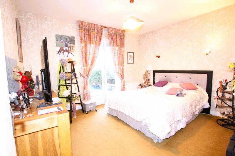 Maison traditionnelle - 100 m² - 5 pièces