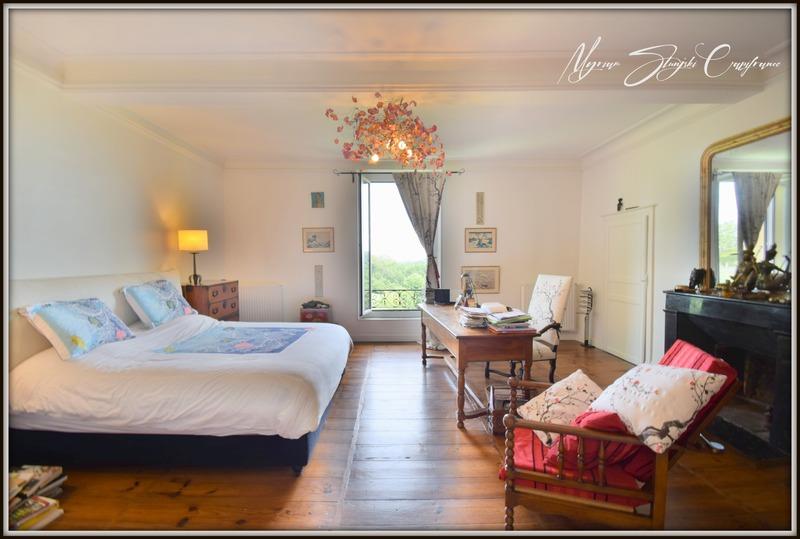 Maison - 355 m² - 10 pièces