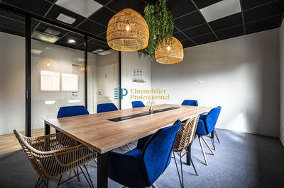 Bureau - 200 m² - 7 pièces