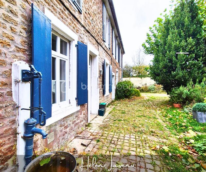 Propriété - 271 m² - 12 pièces