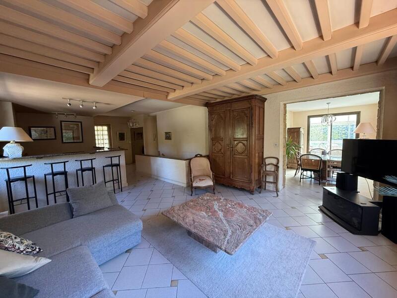 Maison - 214 m² - 6 pièces