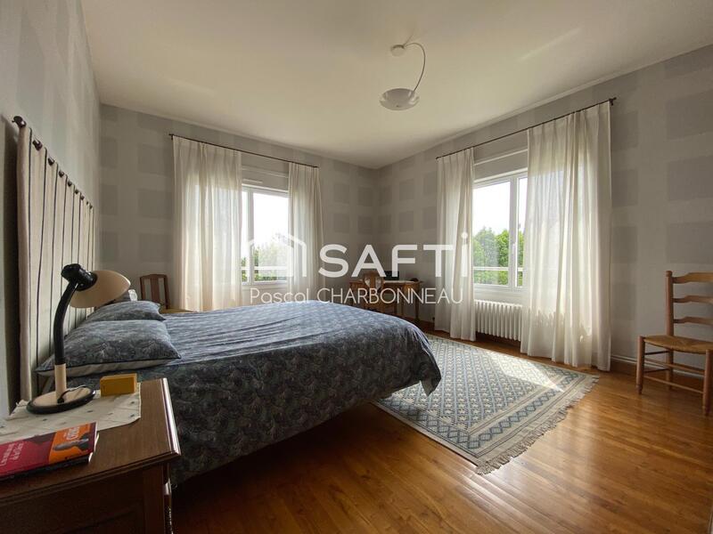 Maison - 310 m² - 10 pièces