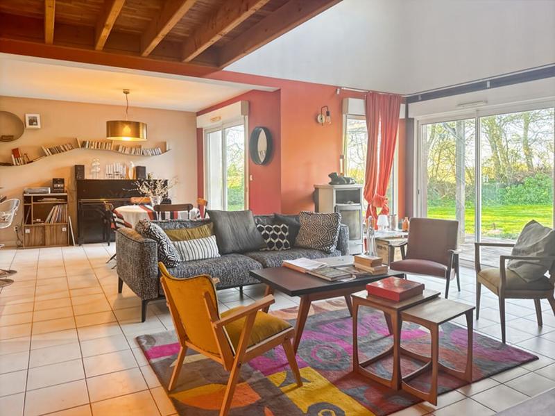 Maison - 99 m² - 6 pièces