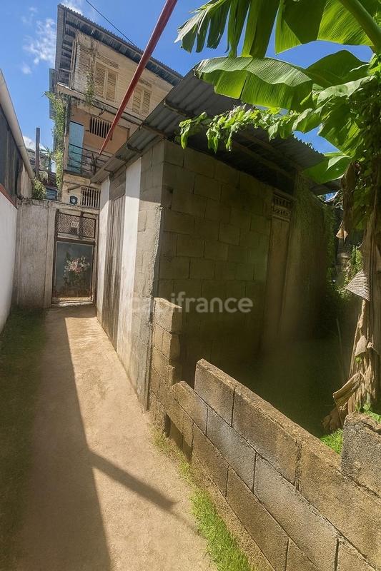 Immeuble - 180 m² - 5 pièces