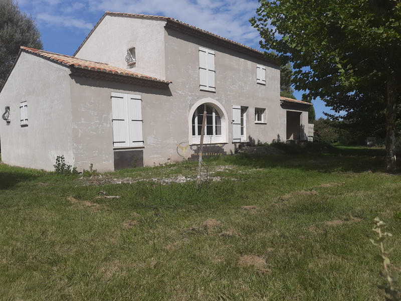 Maison - 492 m² - 12 pièces