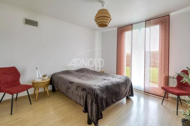 Maison - 266 m² - 9 pièces