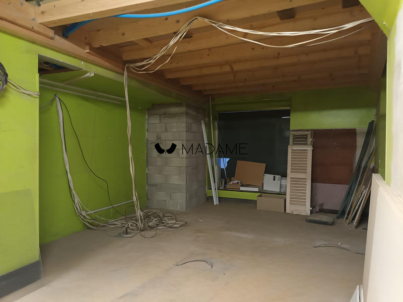 Local commercial - 135 m² - 2 pièces