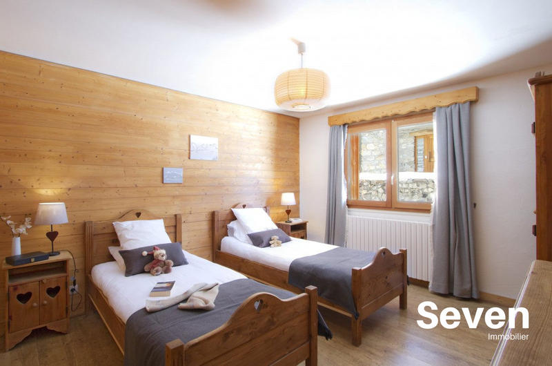 Châlet - 212 m² - 16 pièces