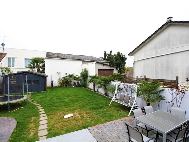 Maison - 90 m² - 5 pièces