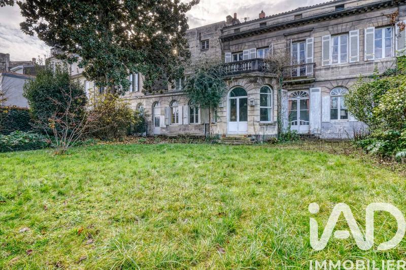 Maison - 430 m² - 13 pièces