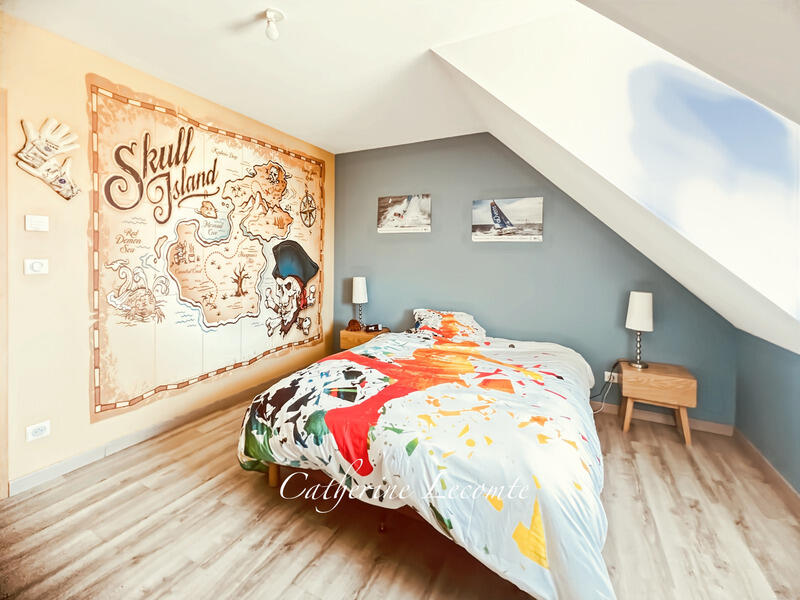 Maison - 199 m² - 9 pièces