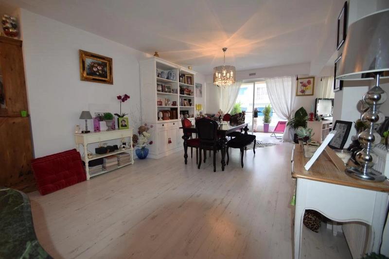 Appartement - 97 m² - 3 pièces