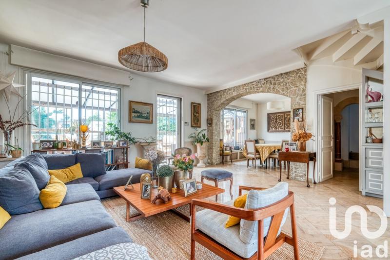 Maison - 431 m² - 9 pièces