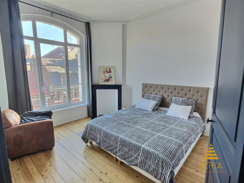 Appartement - 215 m² - 8 pièces