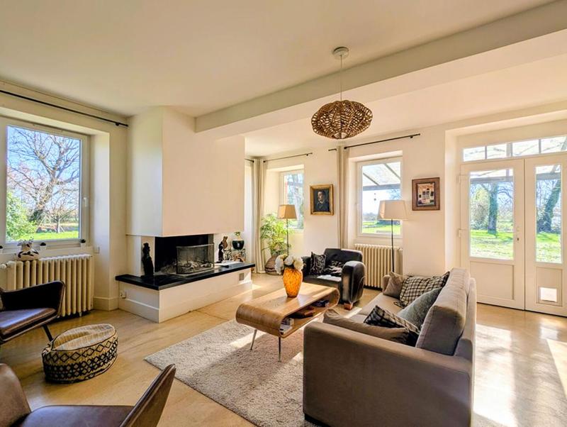 Propriété - 289 m² - 8 pièces