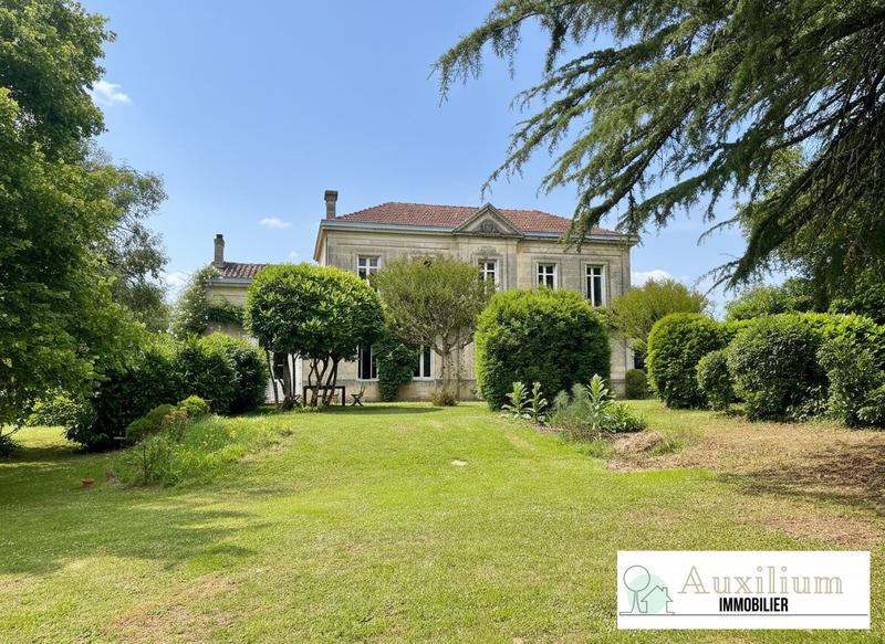 Maison - 399 m² - 11 pièces