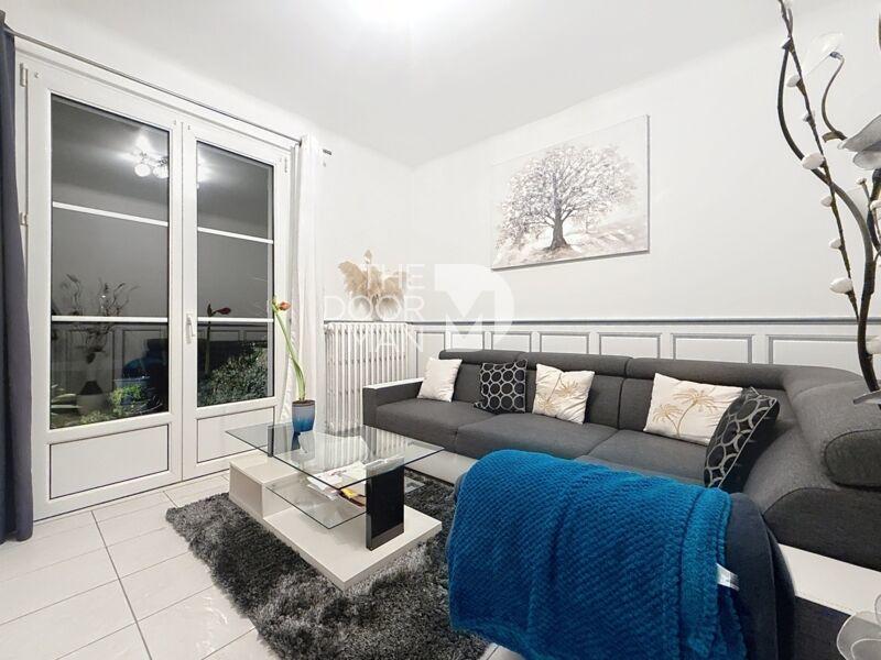 Demeure - 249 m² - 12 pièces