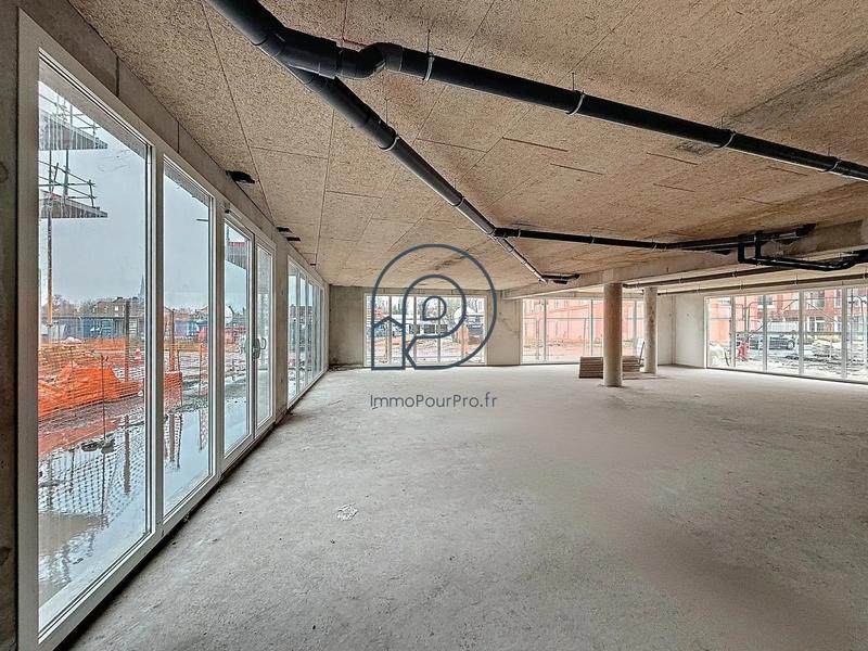 Local commercial - 384 m²