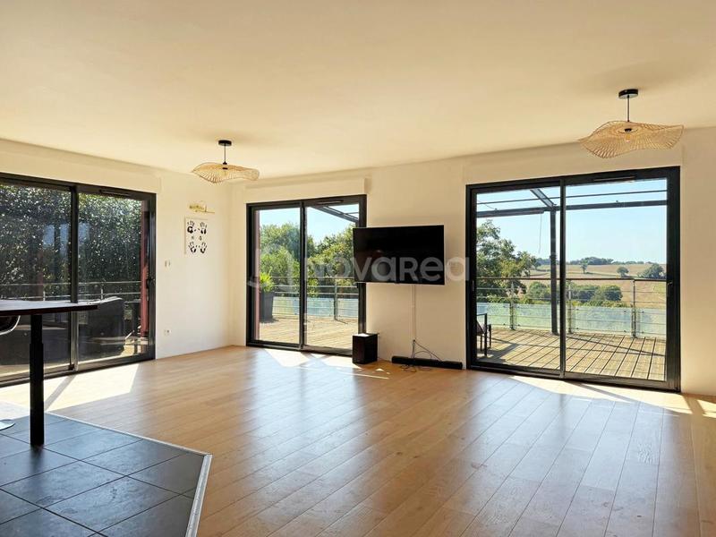 Maison - 169 m² - 11 pièces