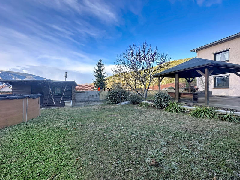 Maison - 190 m² - 8 pièces