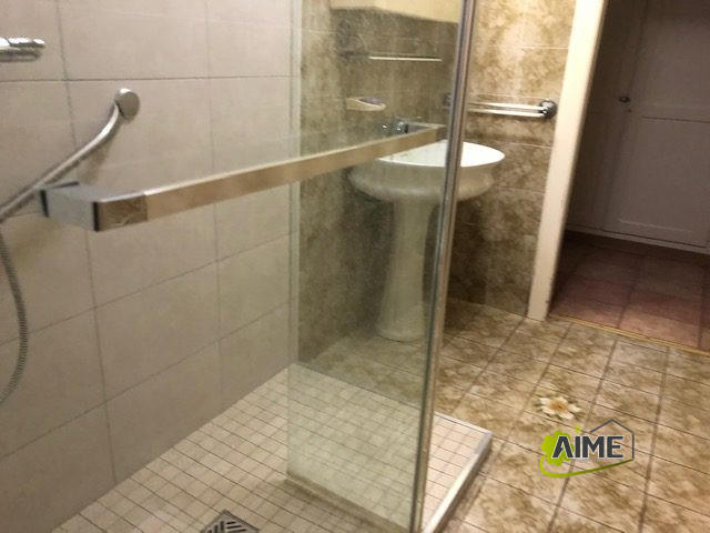 Maison - 268 m² - 12 pièces