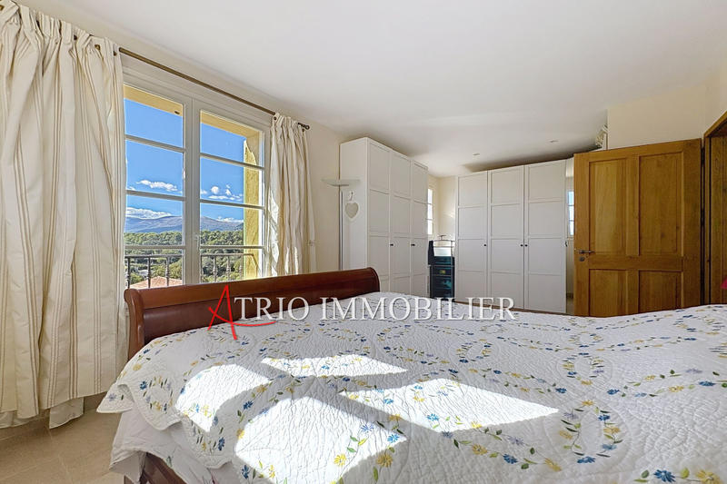 Maison - 200 m² - 5 pièces