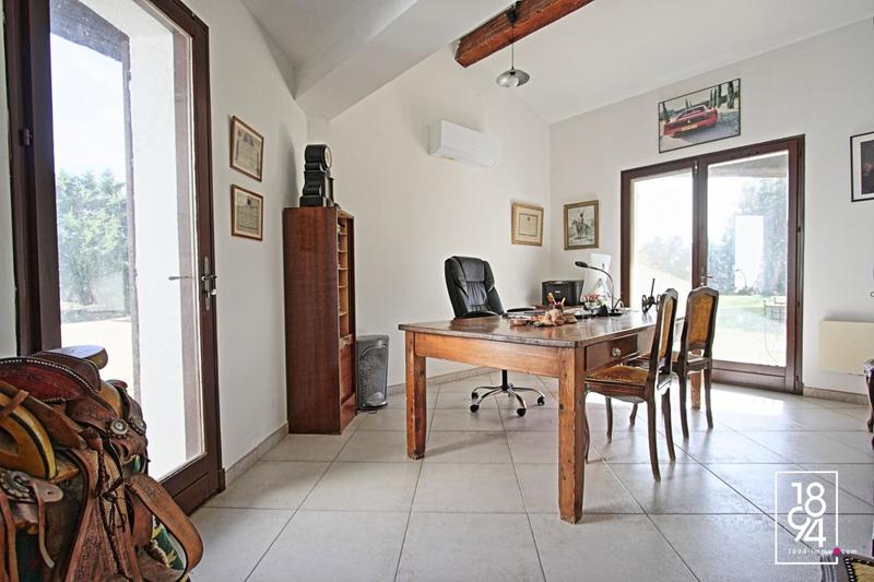 Mas - 220 m² - 5 pièces