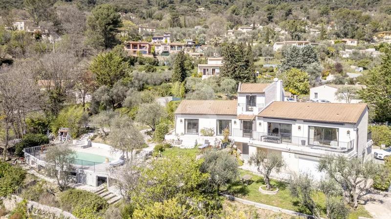 Villa - 260 m² - 8 pièces