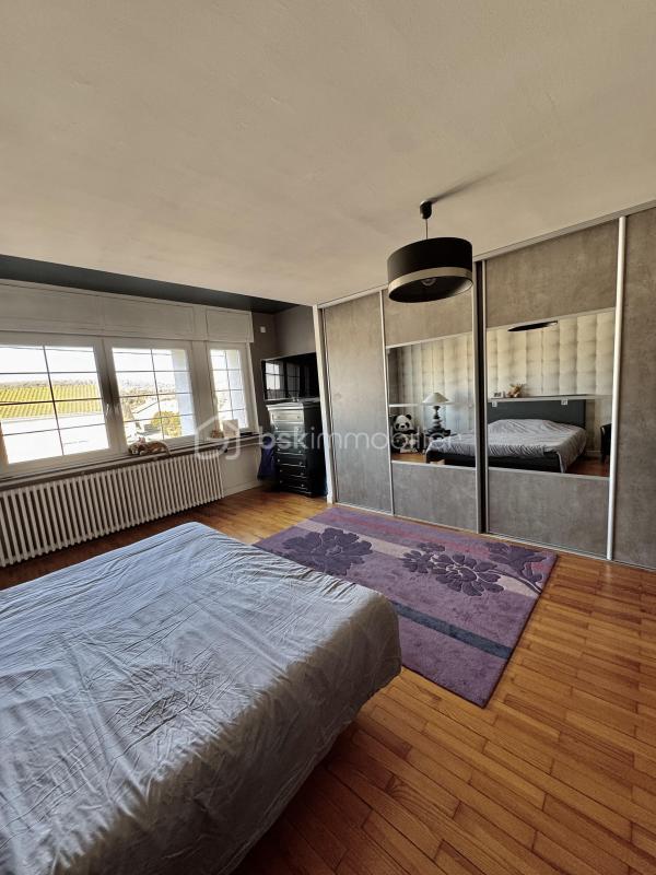 Maison traditionnelle - 260 m² - 10 pièces