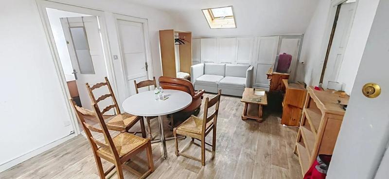 Maison - 350 m² - 12 pièces