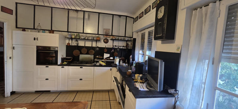 Maison - 335 m² - 15 pièces