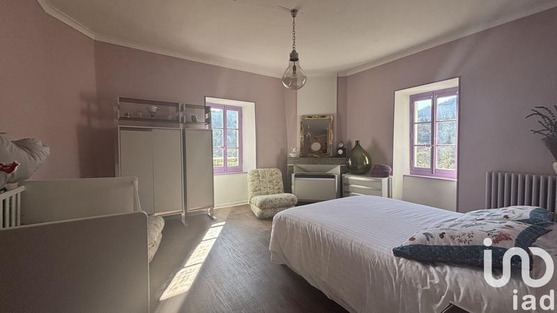 Maison - 277 m² - 8 pièces