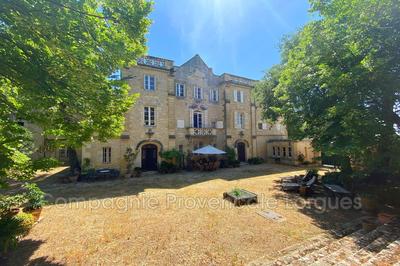 Maison - 1 150 m² - 25 pièces