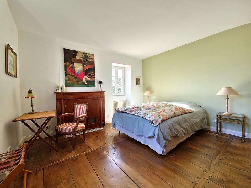 Maison - 547 m² - 9 pièces