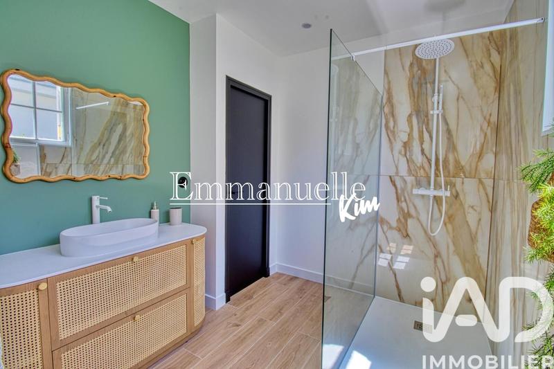 Maison - 270 m² - 10 pièces